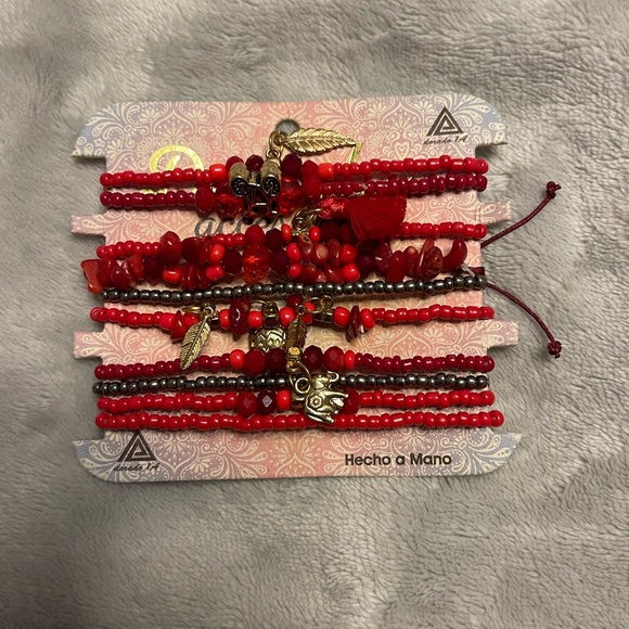 Red bracelets - Picture 1 of 2